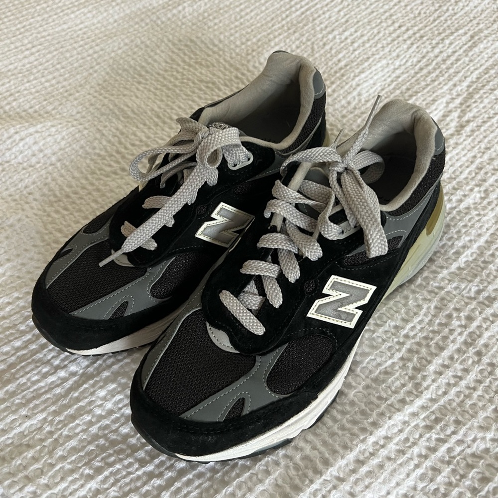 New Balance 993 Core Women’s Shoe